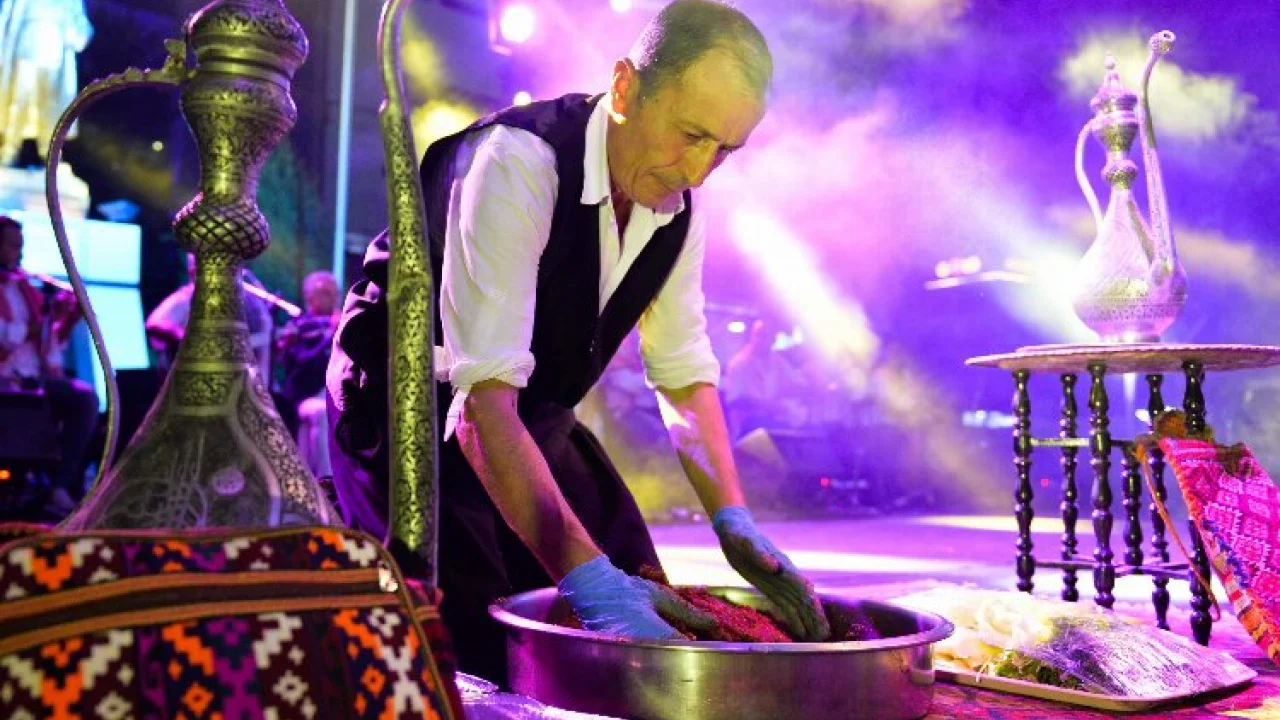 Türkiye'nin festivali 'Yöresel Renkler'de -