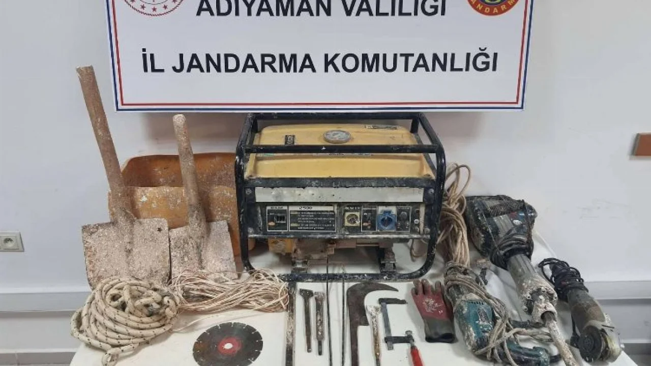 Adıyaman'da kaçak kazıya suçüstü -