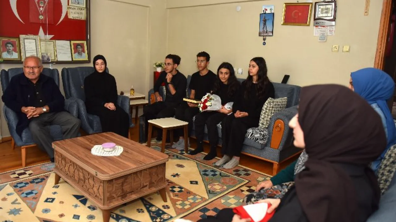 Bursa Yıldırım'da 'Değirmen Gençlik'ten vefa -