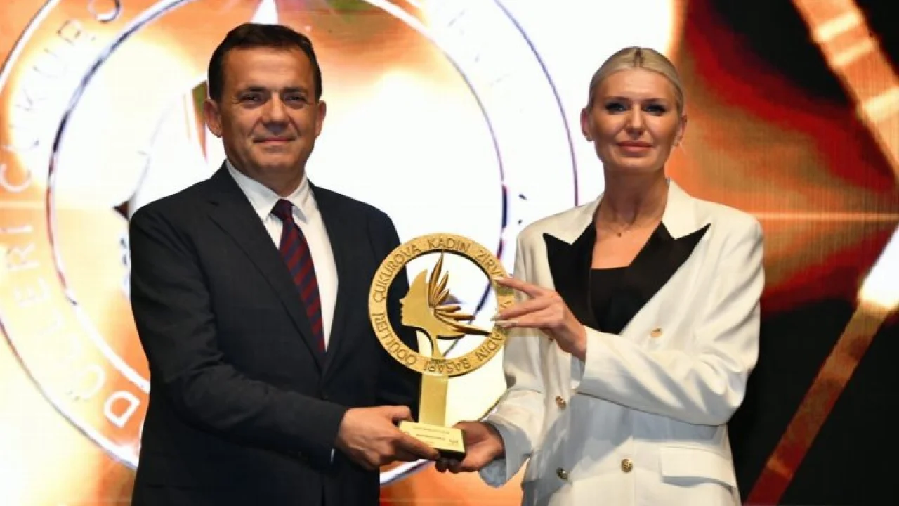 Çukurova Kadın Zirvesi'nden 'yılın belediye başkanı' Bilecik'e -