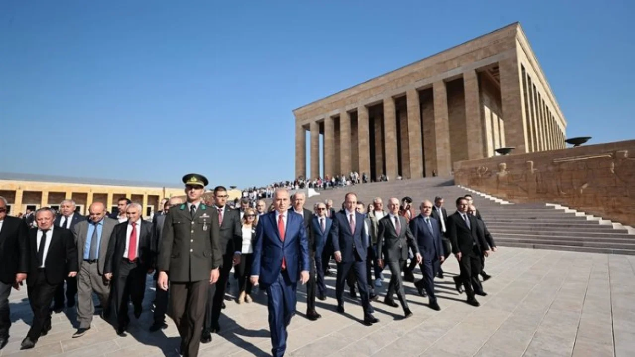 Denizli heyeti Ata’nın huzurunda -