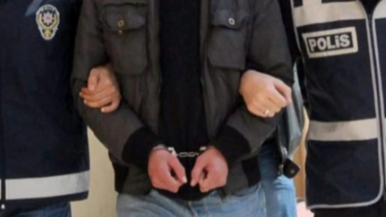 Hırsızlık suçundan aranan şahıs yakalandı -
