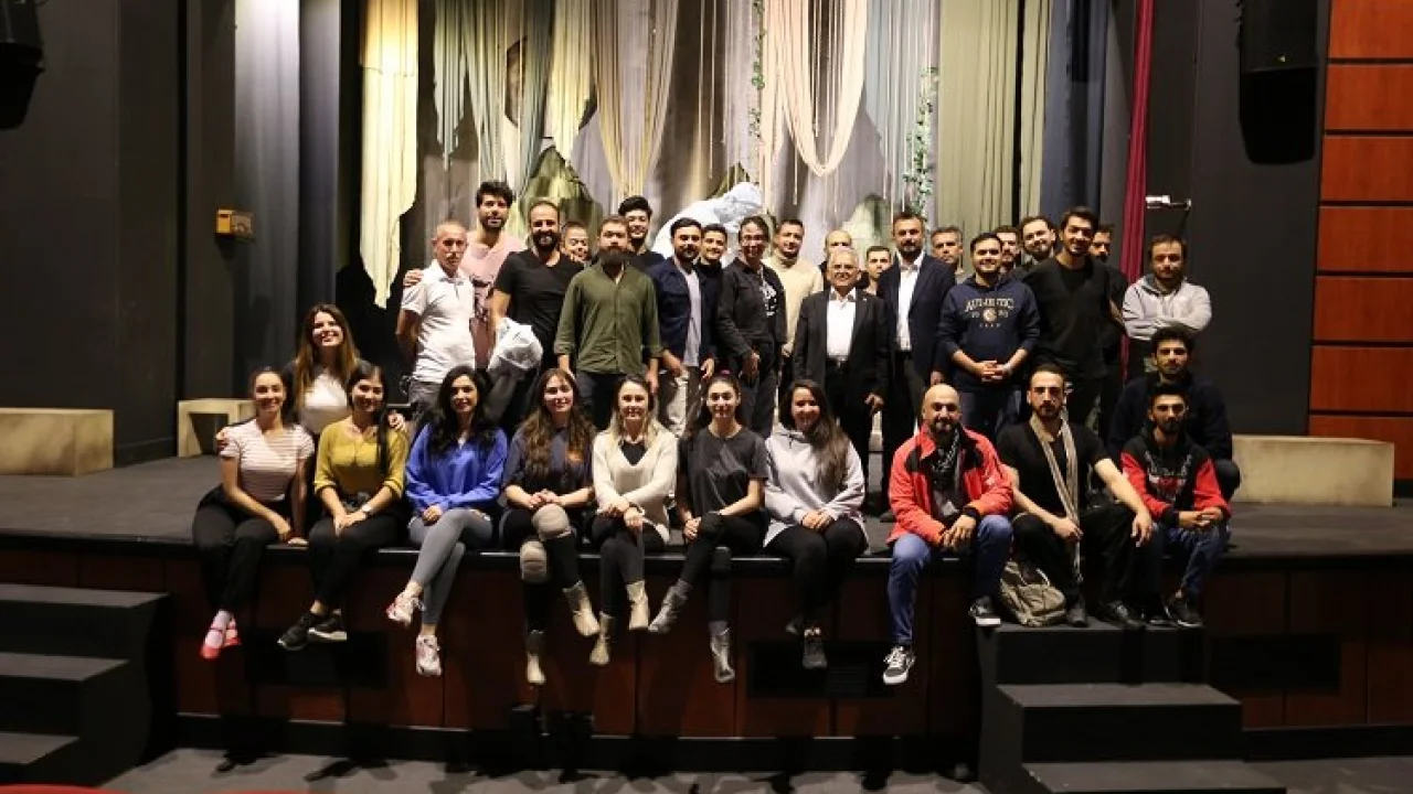 Kayseri Devlet Tiyatrosu’na Büyükşehir desteği -