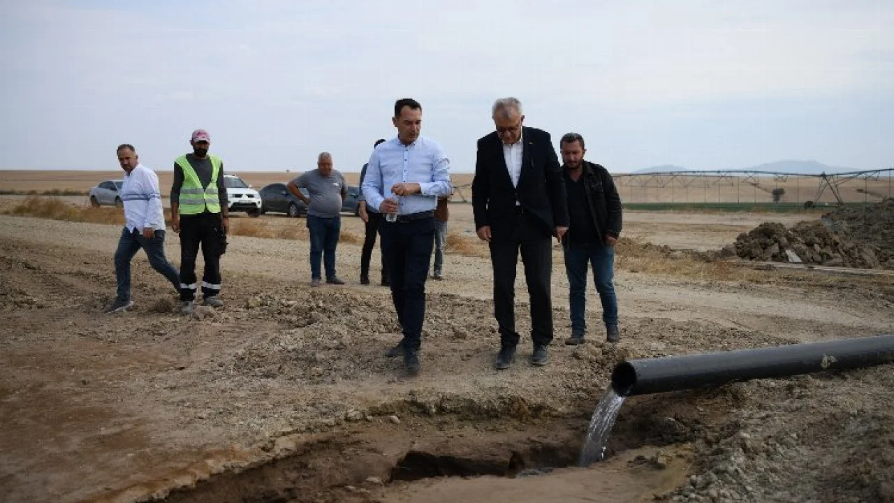 Kumdere’deki kuyu açma çalışmalarına Başkan Helvacıoğlu'ndan yakın mercek -