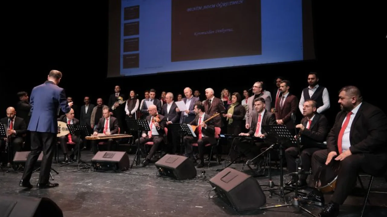 Bursa'da öğretmenler hünerlerini sahnede sergiledi -