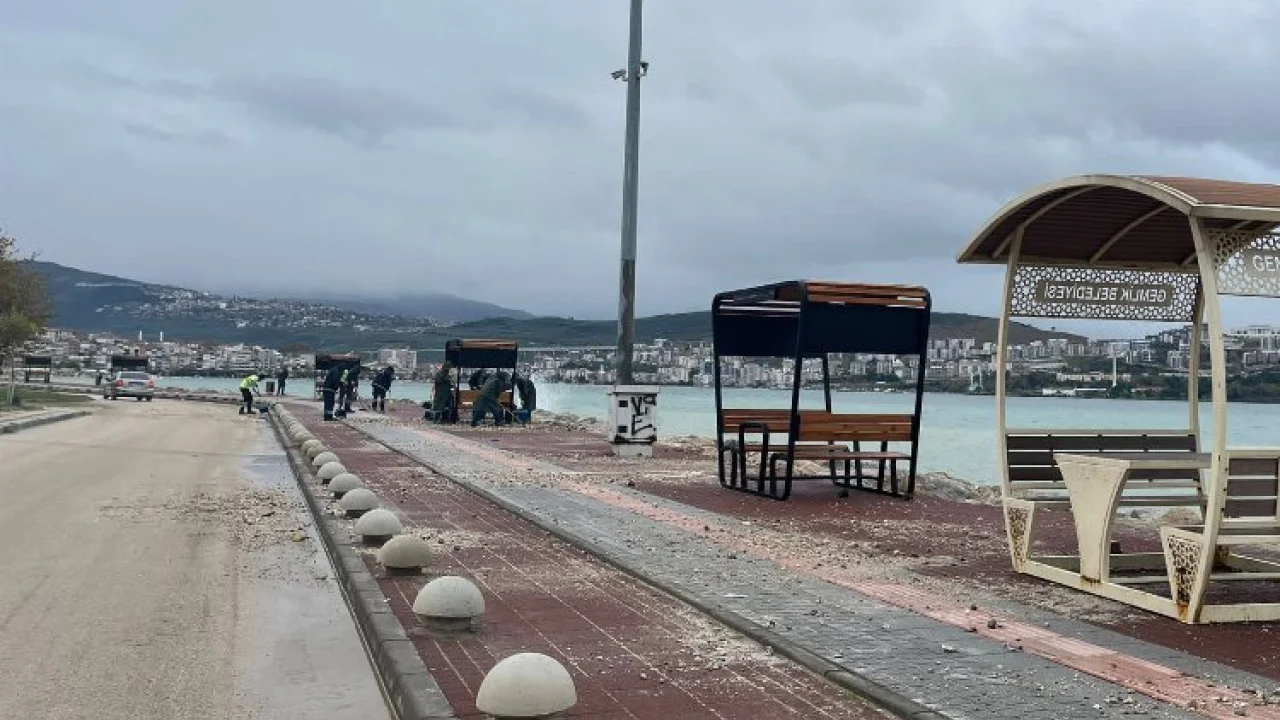 Bursa Gemlik sahil yolu ulaşıma yeniden açıldı -