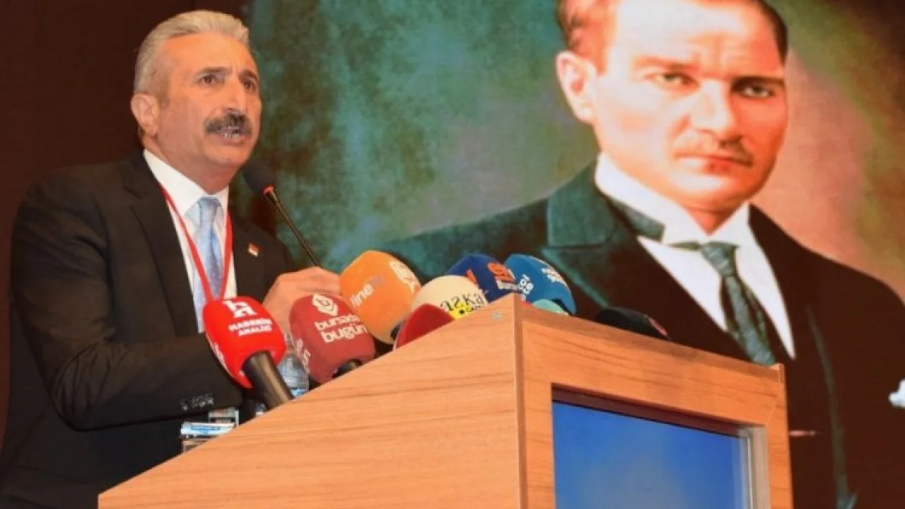 Bursa Mustafakemalpaşa'daki skandal 24 Kasım afişine bir tepki de CHP'den -