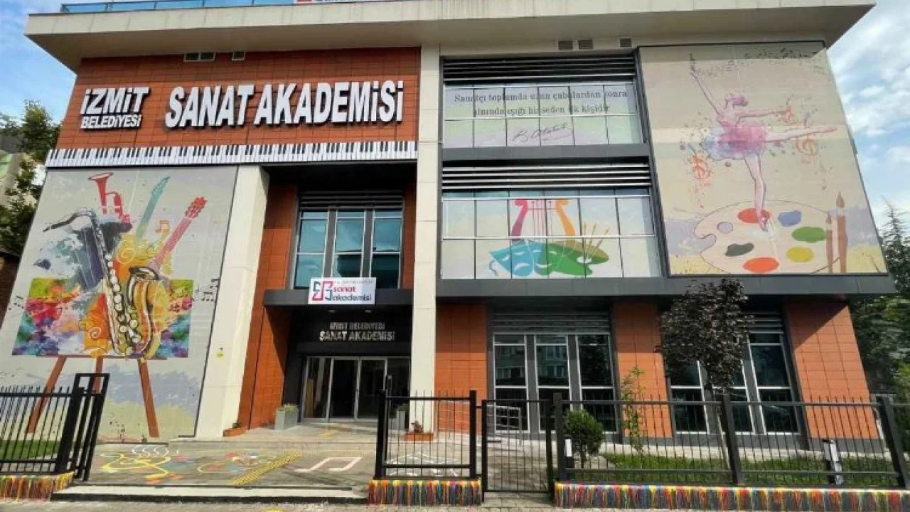 İzmit Sanat Akademisi'nde tiyatro seçmeleri tamamlandı -