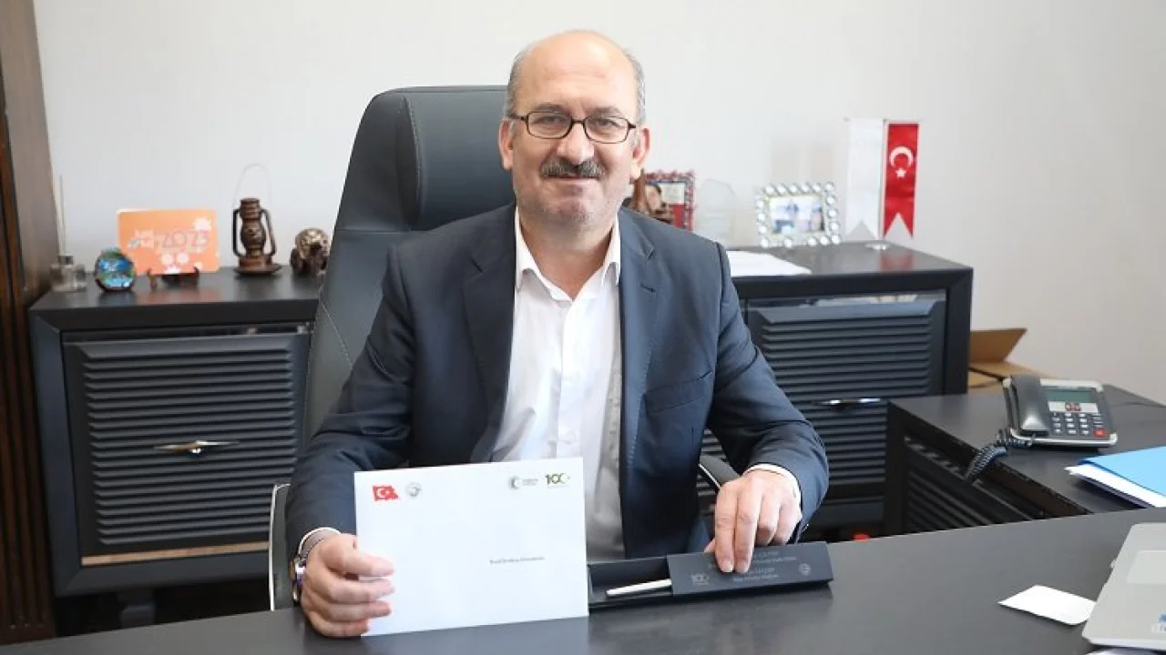 Öğretmen başkandan Öğretmenler Günü hediyesi -