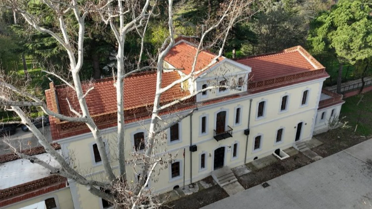 Bursa'da 132 yıllık tarihi okul, ilk günkü ihtişamına kavuştu -