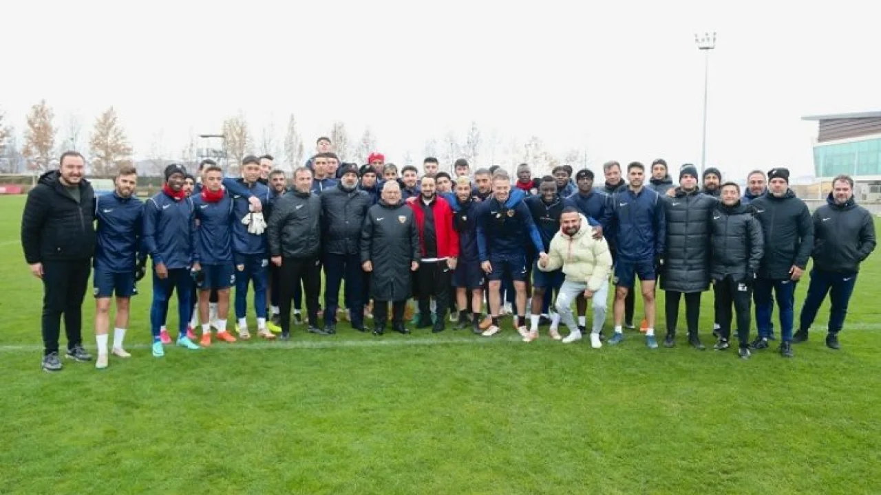 Büyükşehir'den Kayserispor'a moral ziyareti -