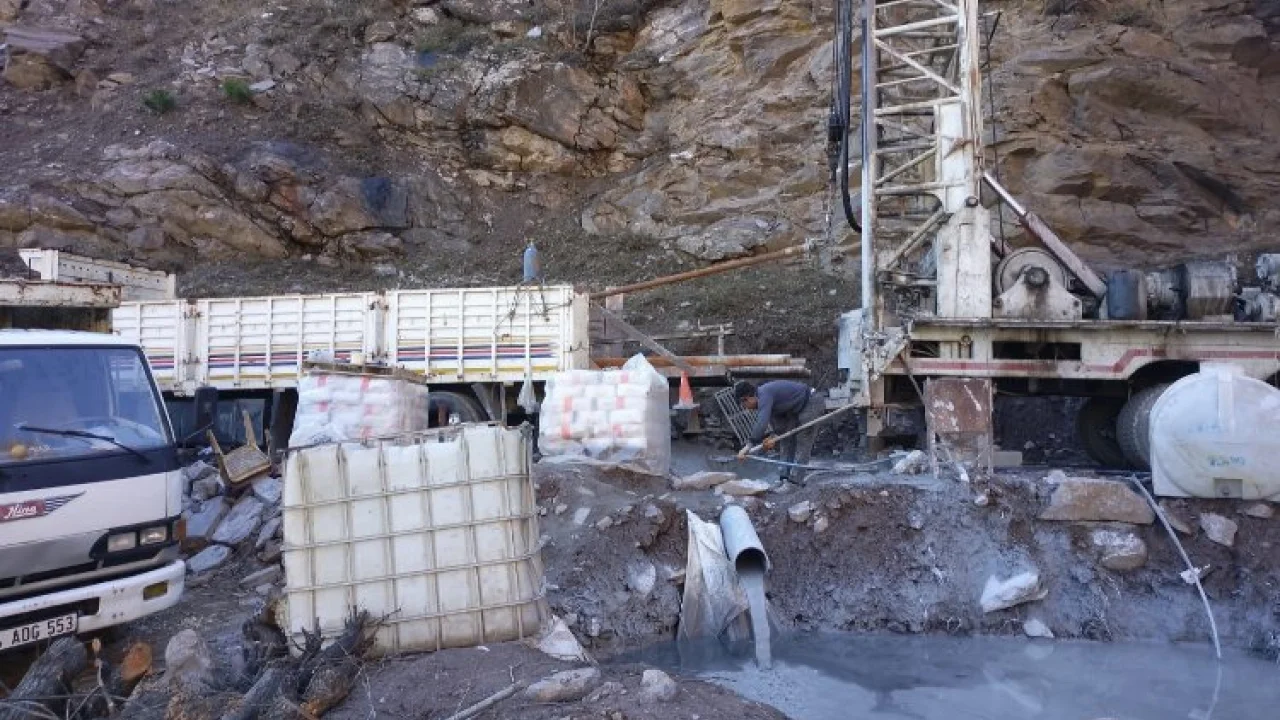 Çarıkbozdağ’da sondaj çalışmalarına devam -