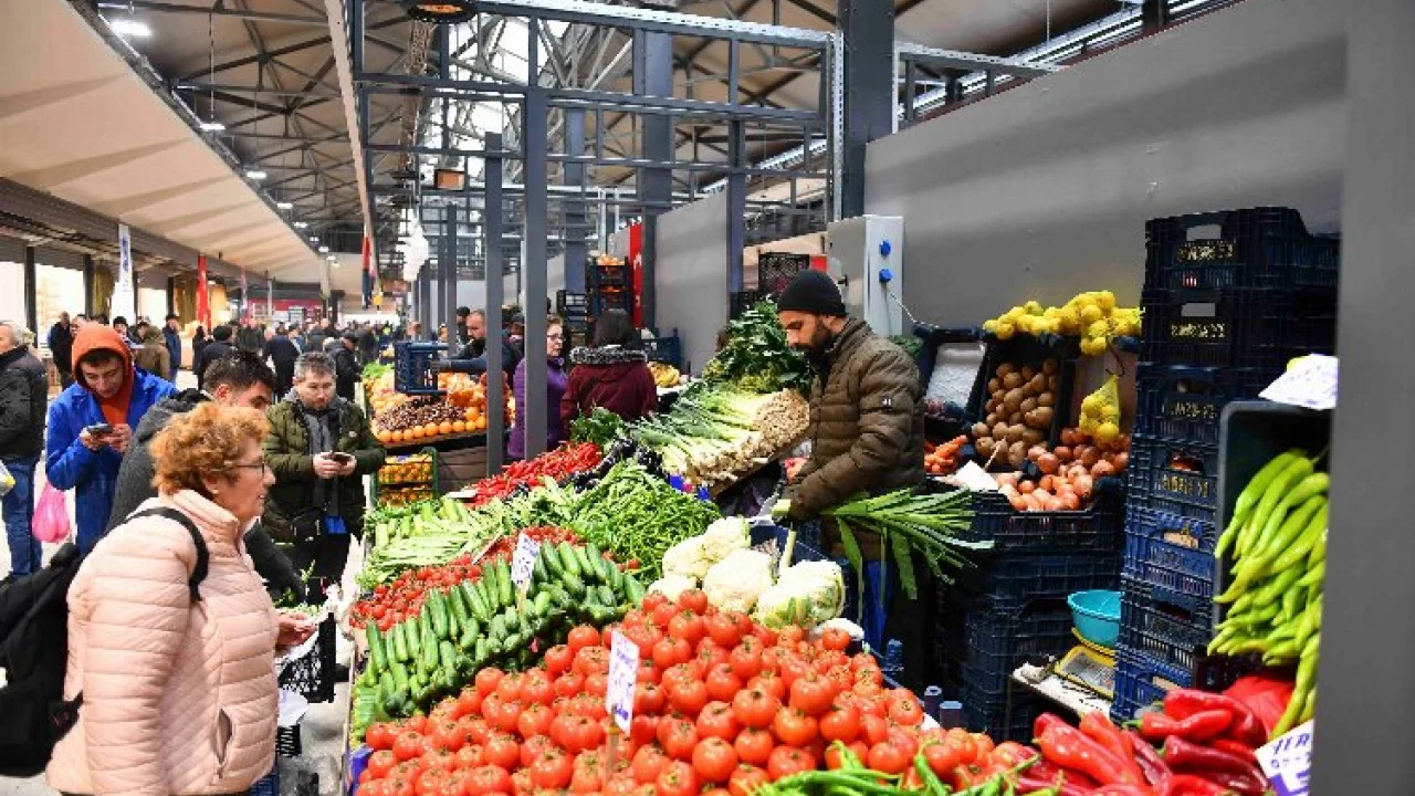 Esnaf ve vatandaştan yenilenen Ulus Hali’ne tam not -