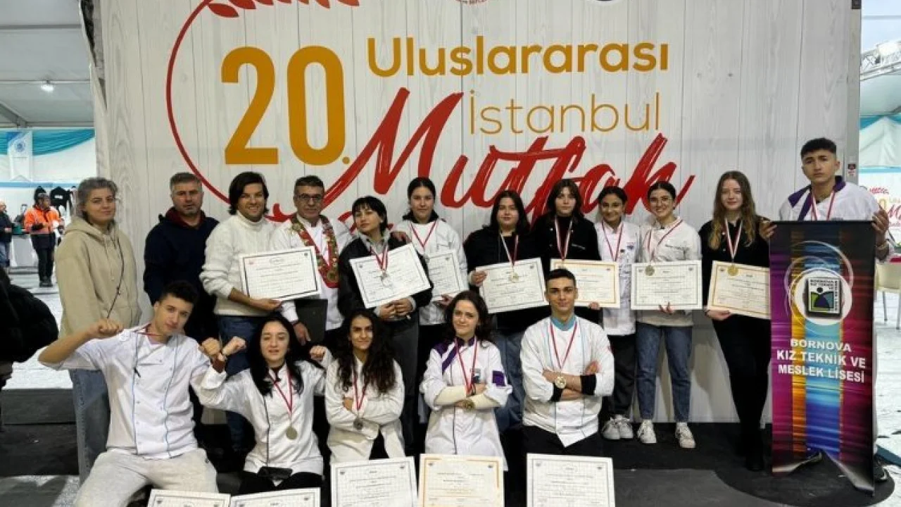 İzmirli öğrenciler 'İstanbul Mutfak Günleri'ne damga vurdu -
