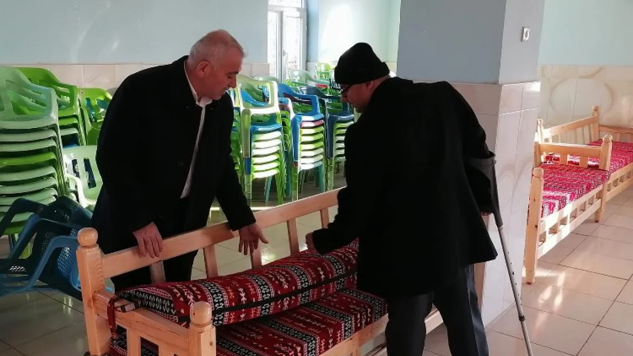 Sason'dan taziye evlerine sedir koltuk ve masa desteği -