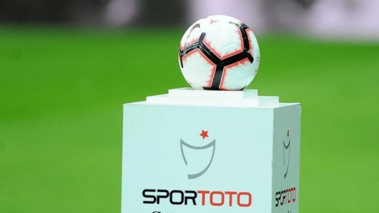 Tüm lig maçları süresiz ertelendi -