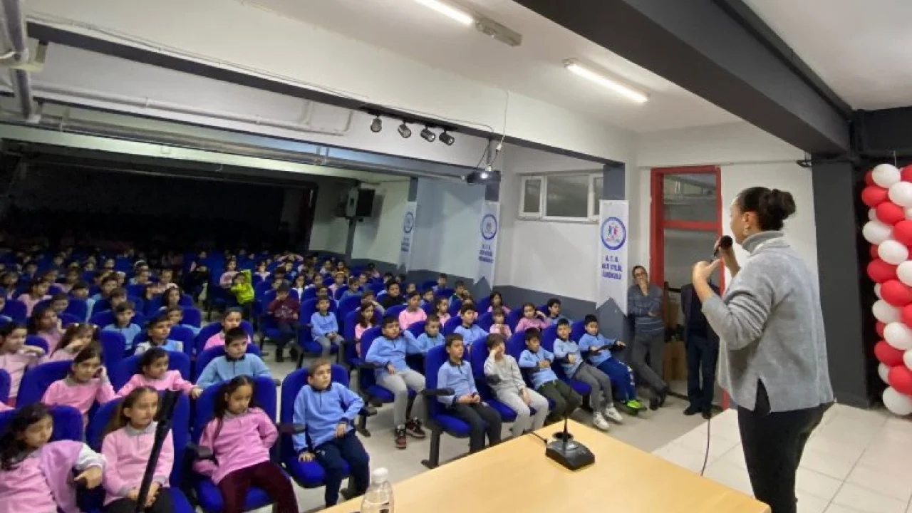 Akhisarlı öğrencilere tasarruf bilinci -