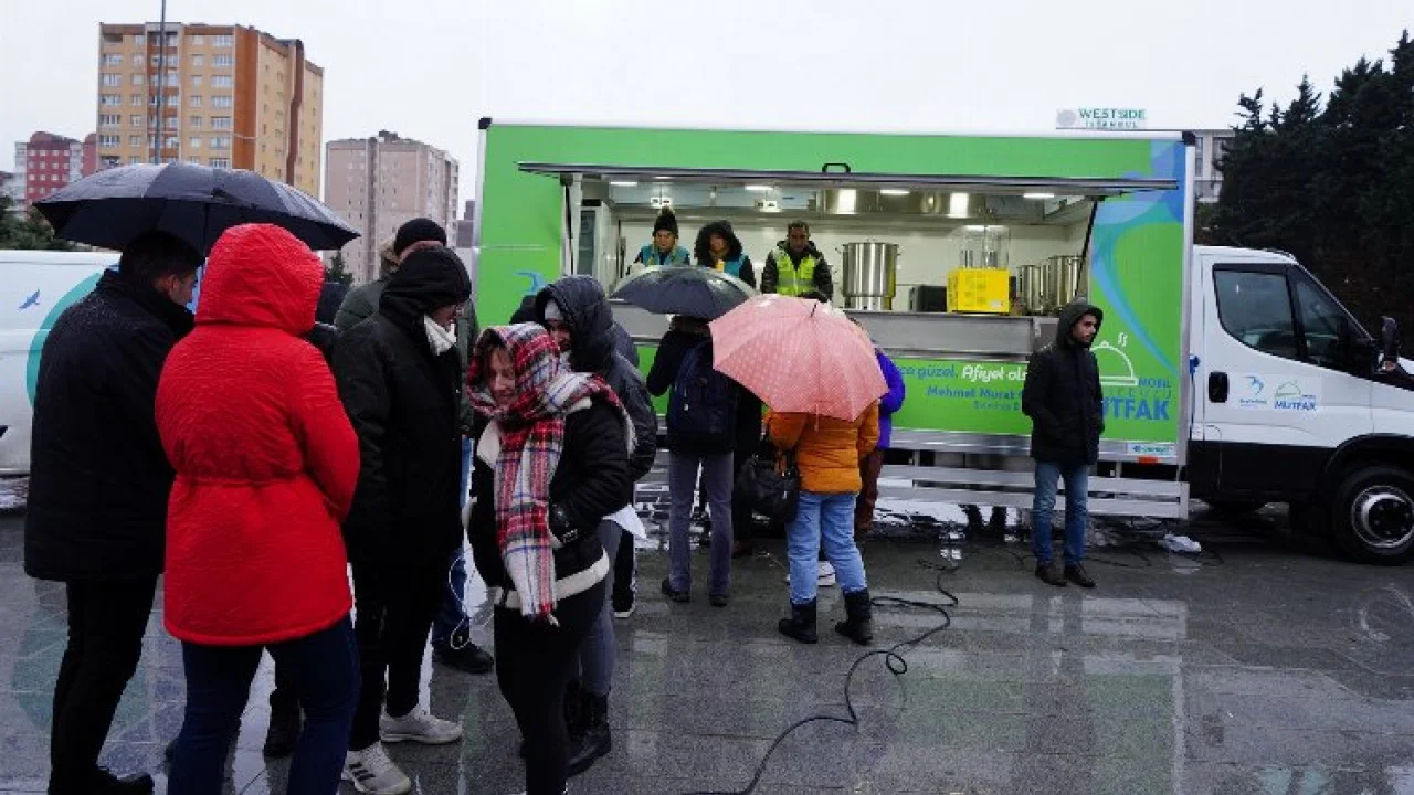 Beylikdüzü'nde iç ısıtan 'günaydın' -