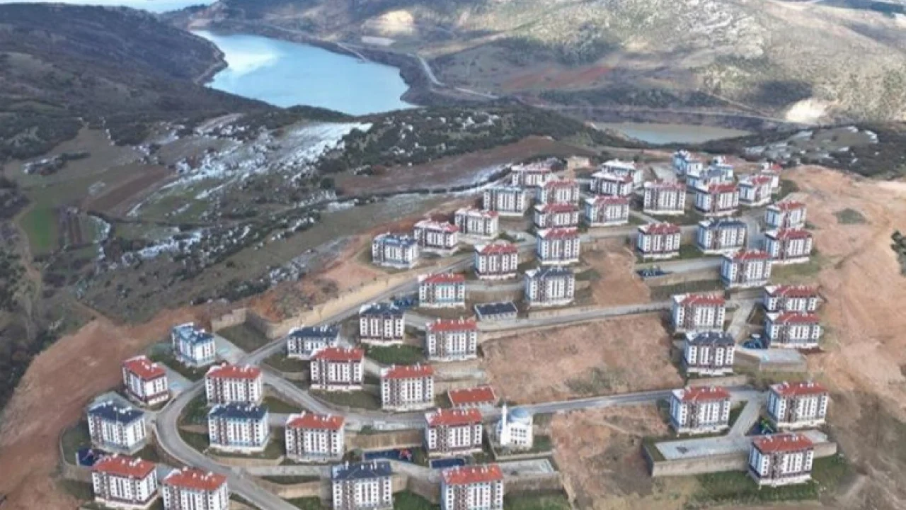 Bursa İnegöl'de 3. Etap ilk konutlar teslim edildi -