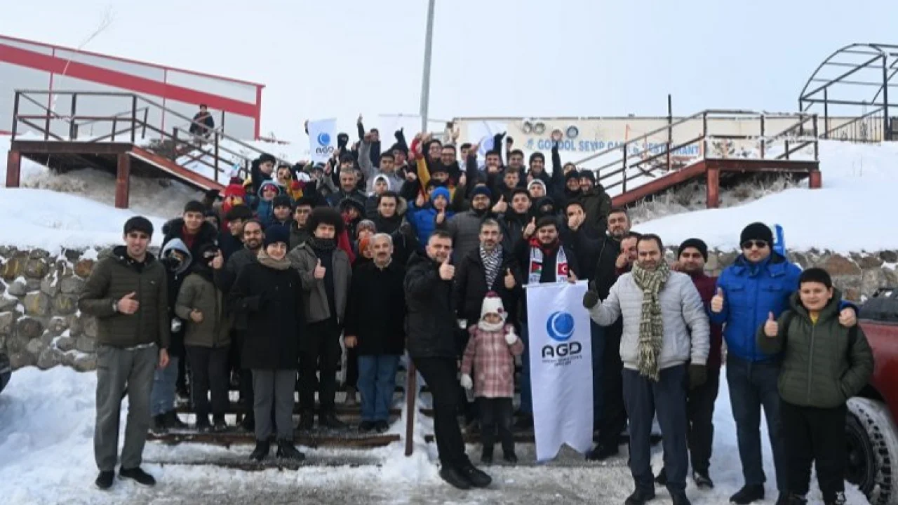 Gençler Erciyes'te doyasıya eğlendi -