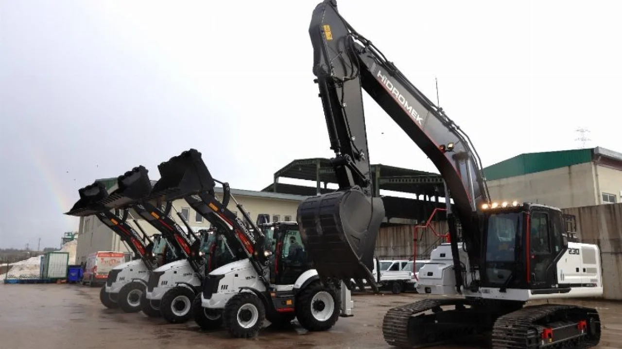 İzmit'e 4 yeni iş makinesi -
