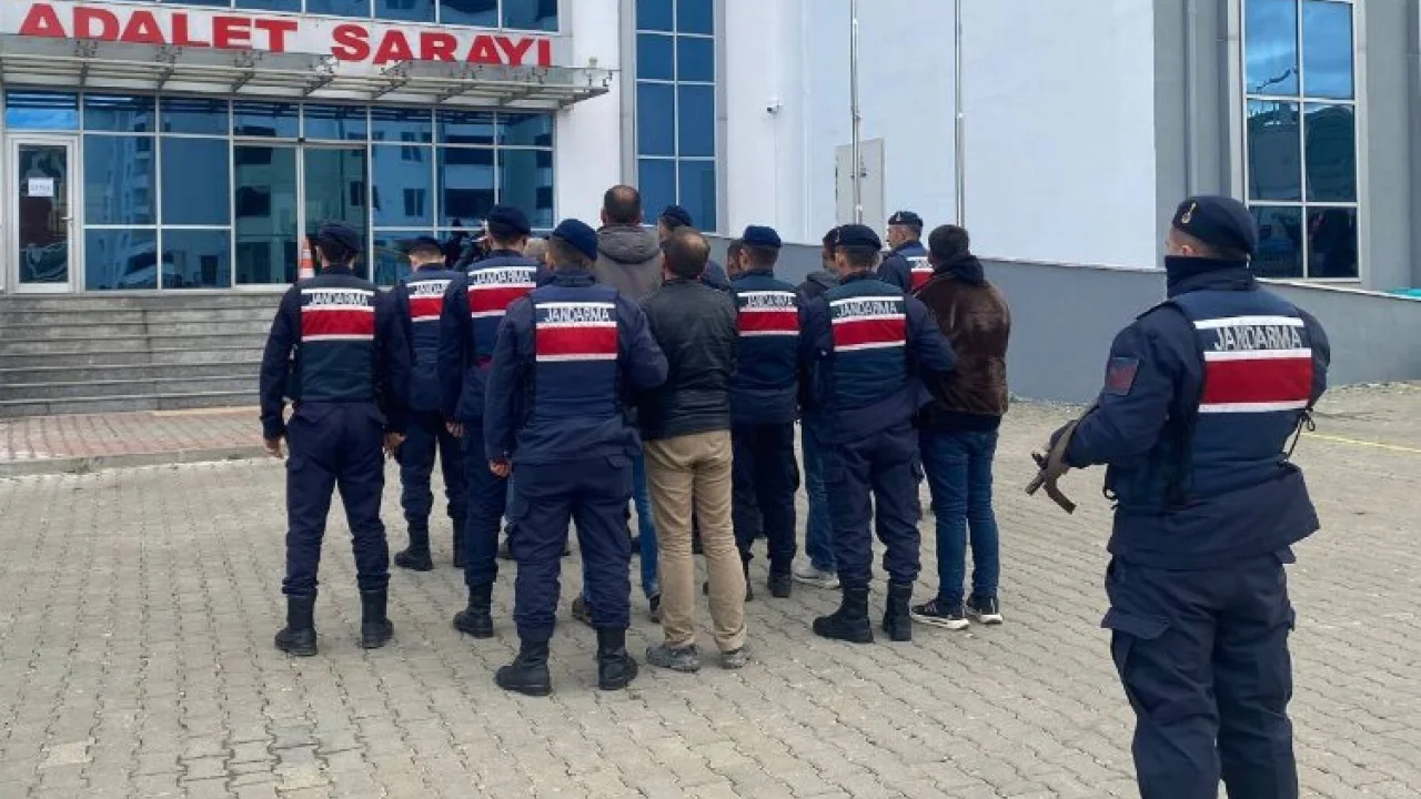 Jandarma Keşan’da aranan 6 kişiyi yakaladı -
