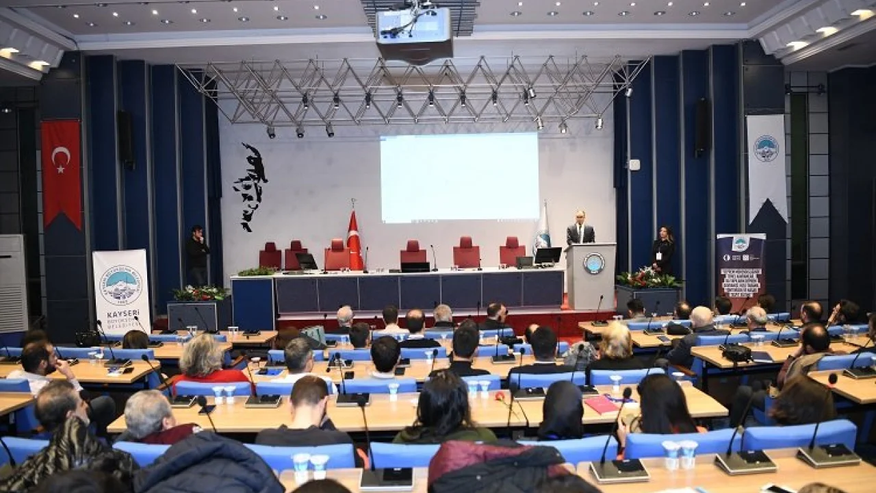 Kayseri Büyükşehir'den 'Deprem ve Hasar Tespit' eğitimi -