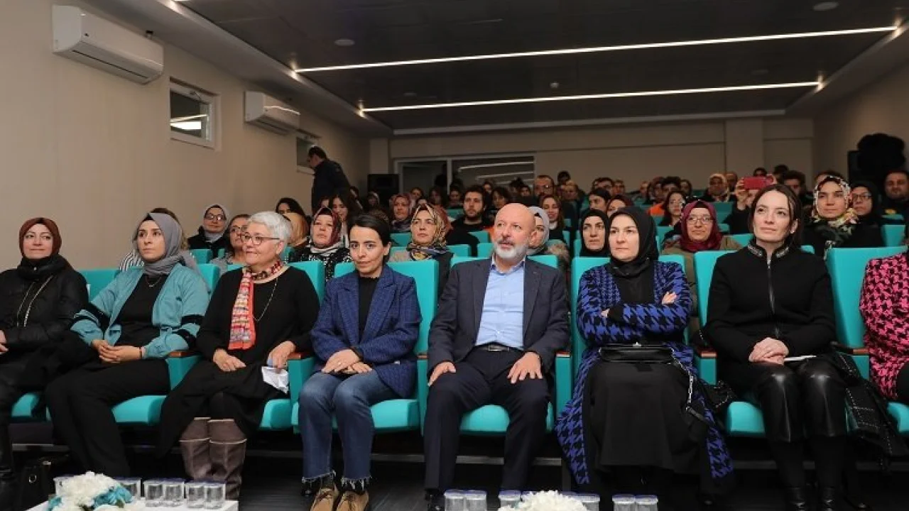 Kocasinan Akademi’de ‘Aile Ve Çocuk İletişim’i konuşuldu -
