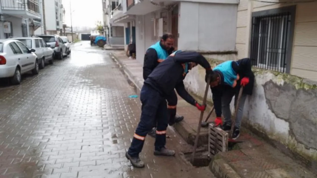 Manisa'da MASKİ ekipleri fırtına ve yağışta sahadaydı -