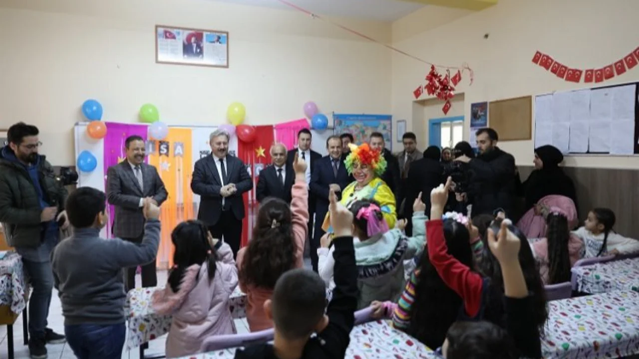 Miniklerin karne hediyesi Başkan Palancıoğlu'ndan -