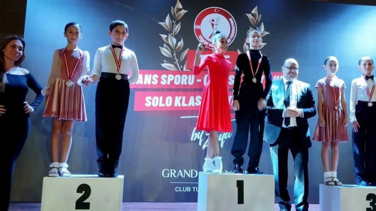 Muratpaşa'ya 15 madalyayla döndüler -