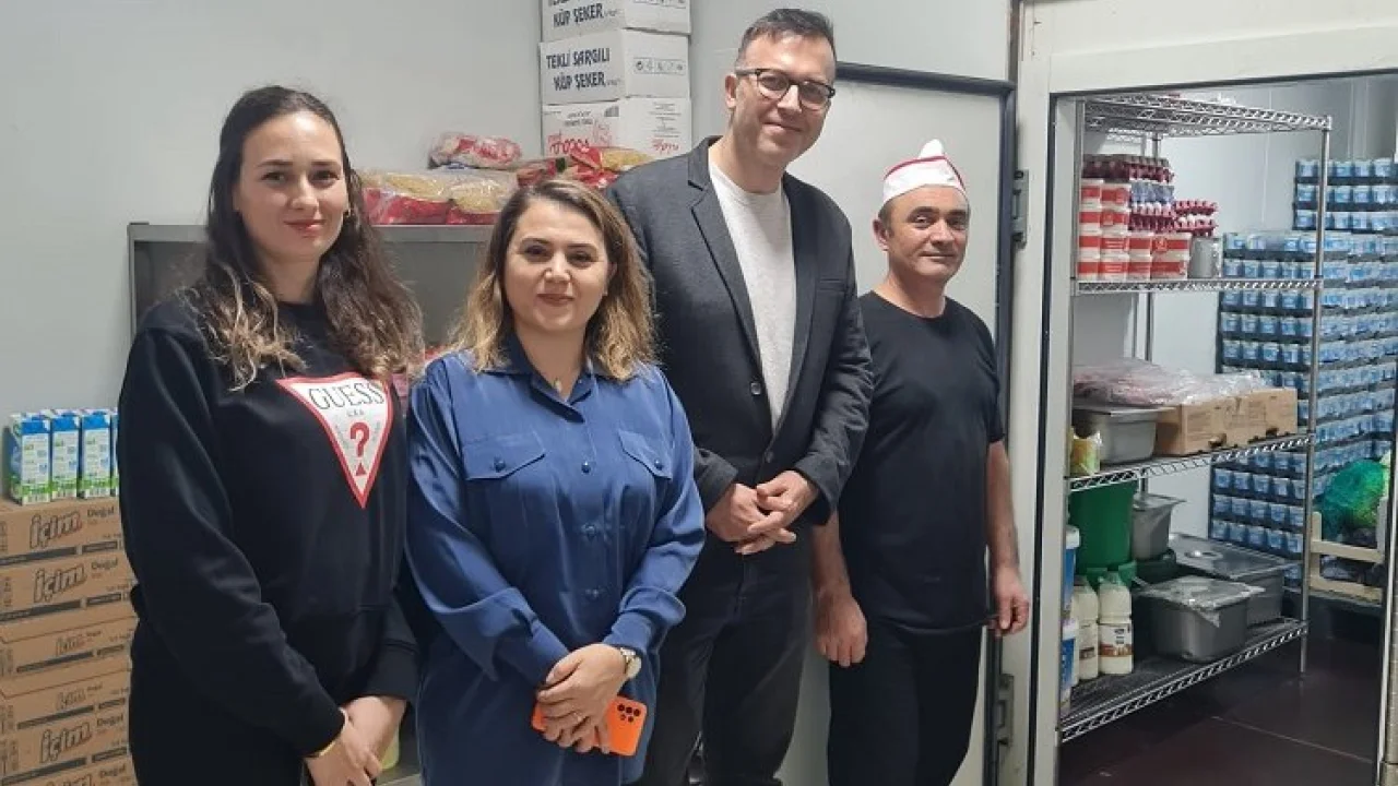 Rotary Kulübü’nden İzmit Belediyesi Aşevi’ne destek -