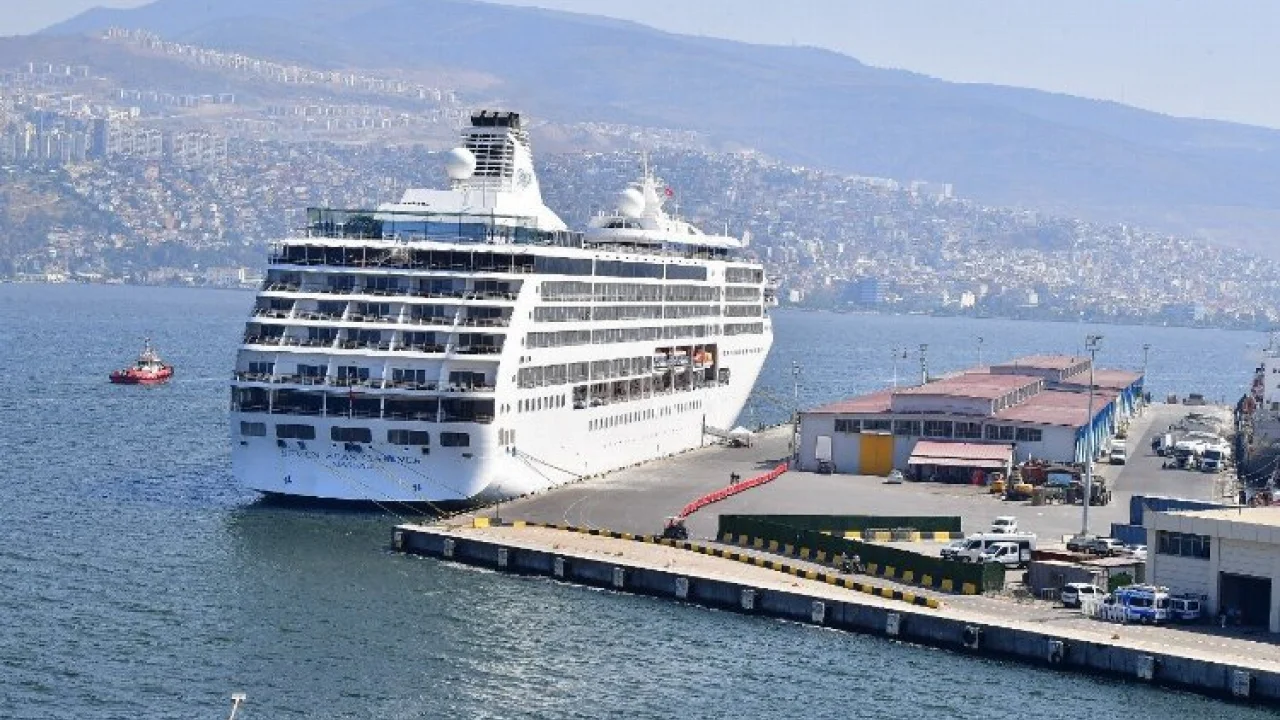 70 kruvaziyer İzmir'e 100 bin turist getirecek -