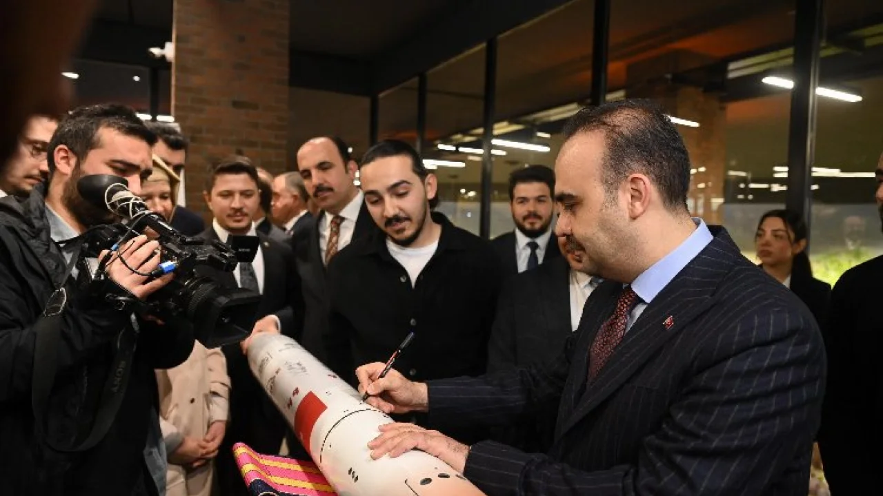 Bakan Kacır'dan KAPSÜL'e ziyaret -