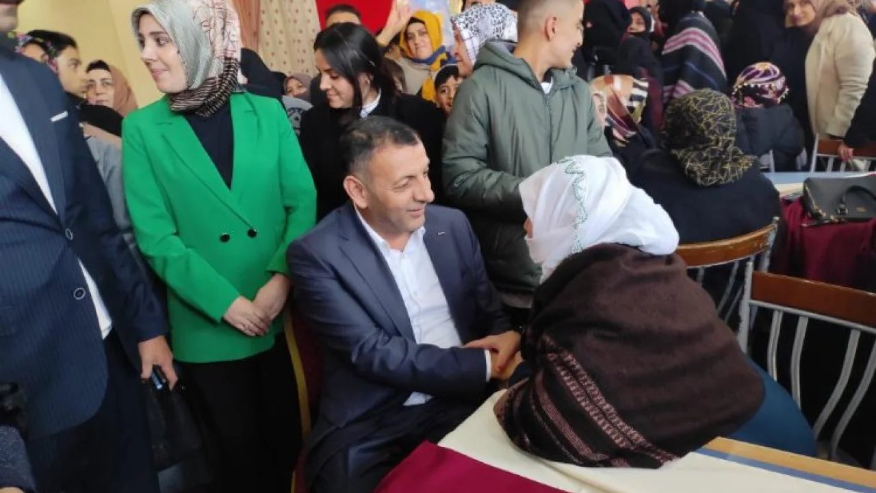 Başkan Adayı Aydın, Ağrılı annelerle buluştu -