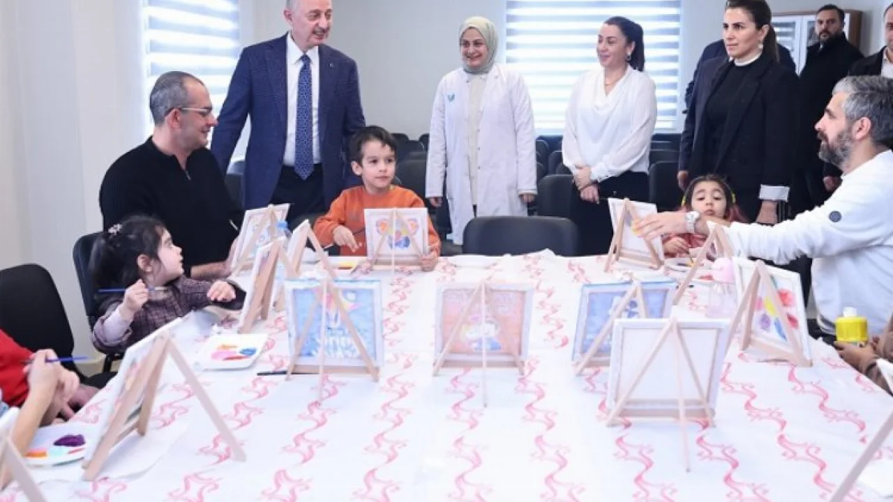 Başkan Büyükakın minikler ve anneleriyle buluştu -