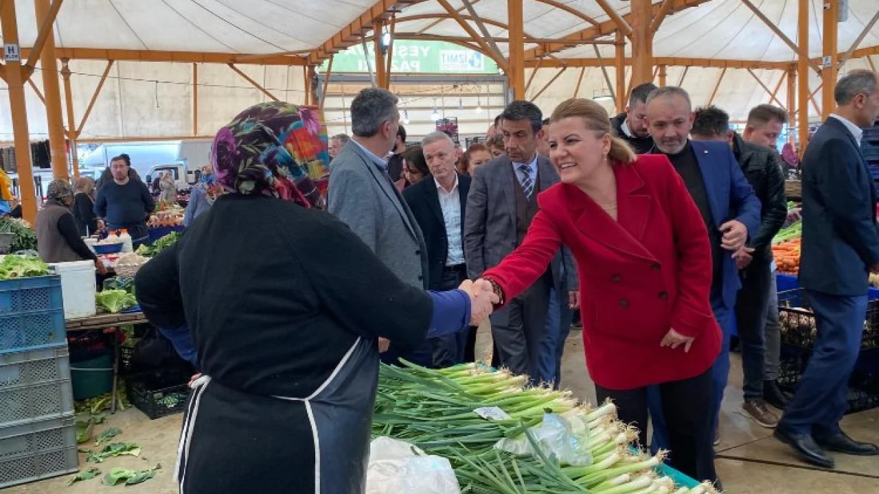 Başkan Hürriyet’ten Yeşilova Pazarı ziyareti -