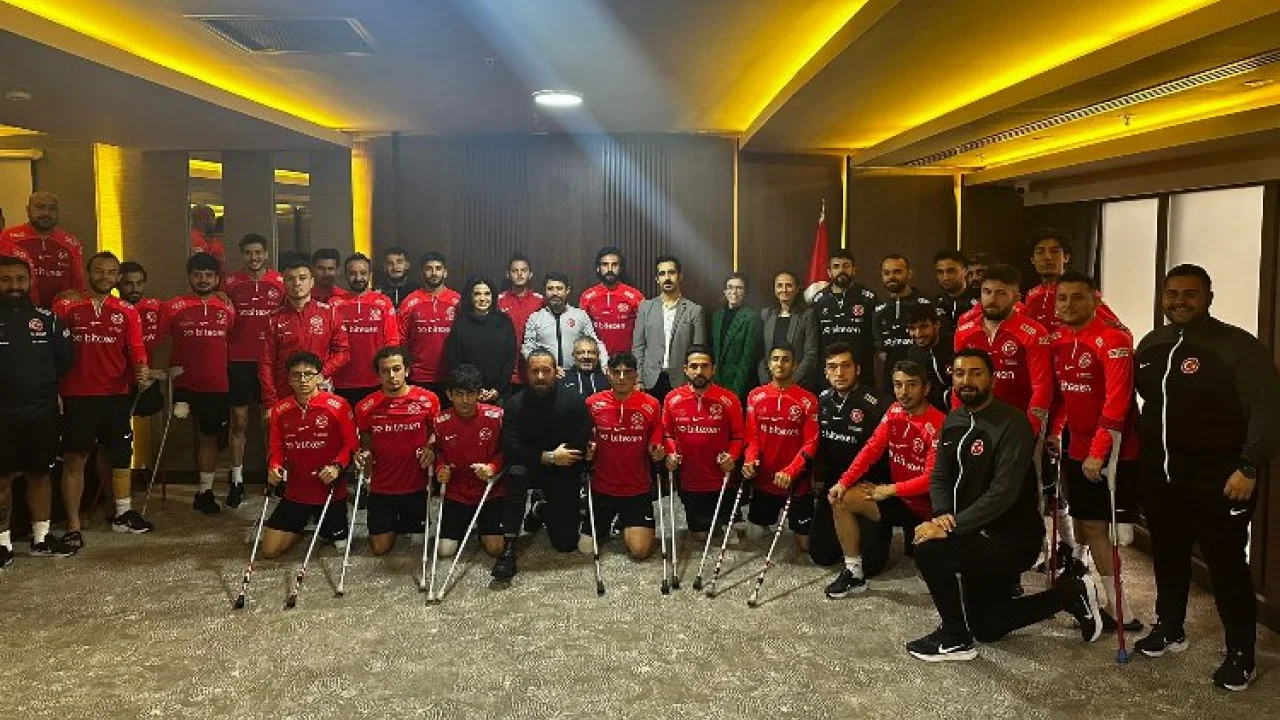 Başkan Solmaz'dan Ampute Futbol Milli Takımı'na ziyaret -