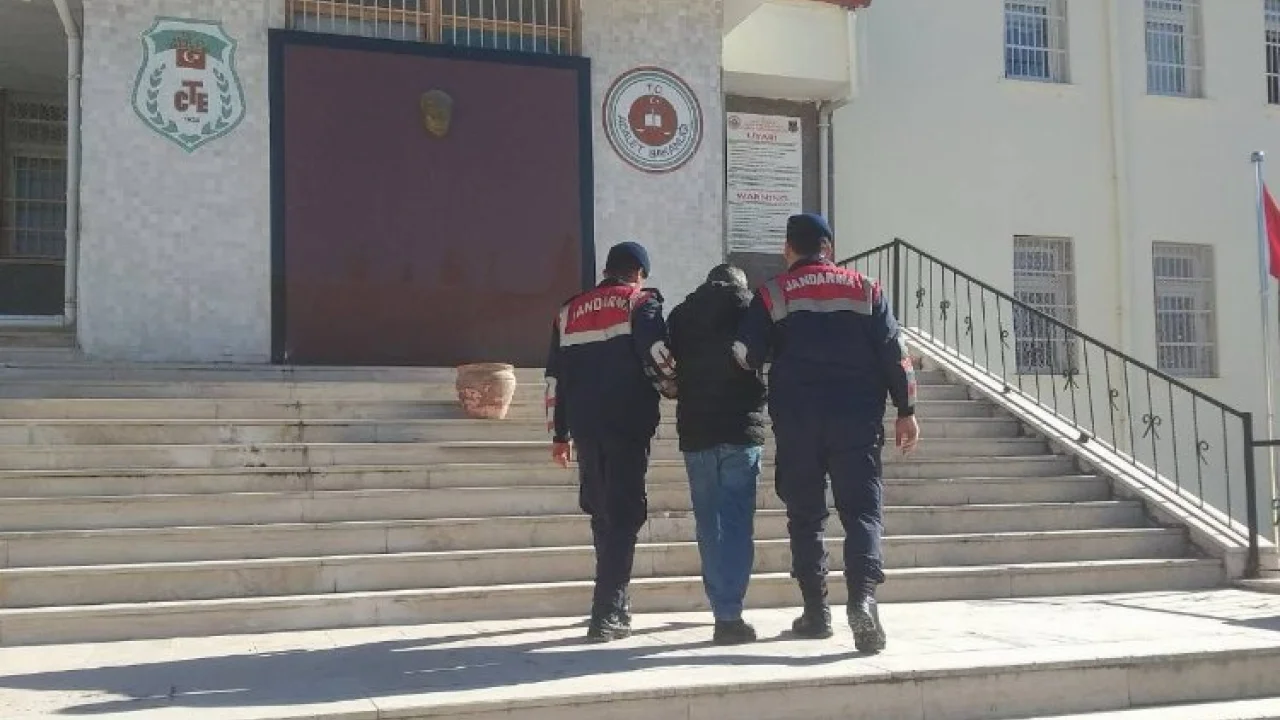 Bilecik'te yakalaması olan şahıs jandarmaya takıldı -