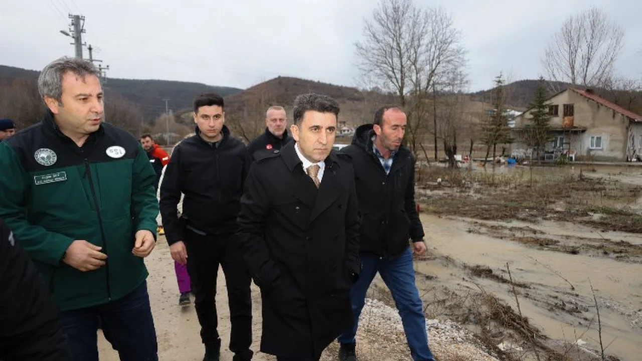 Bilecik Valisi Aygöl'den su baskınının yaşandığı Kurtköy'de inceleme -
