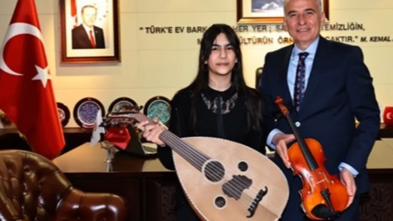 Cumhurbaşkanı'na keman çaldı, şimdi ud çalacak -