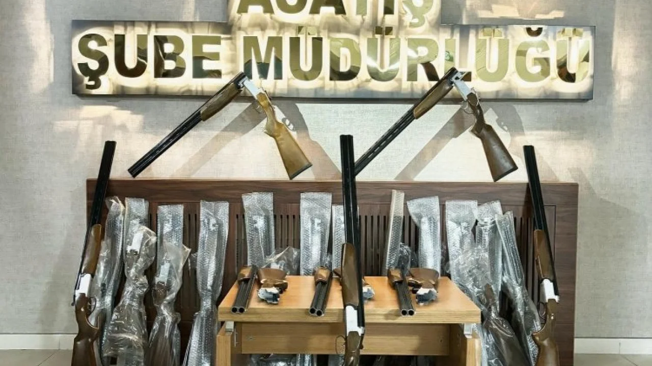 Düzce'de alacaklı bir kişi, borçlu işyerindeki silahlara el koydu -
