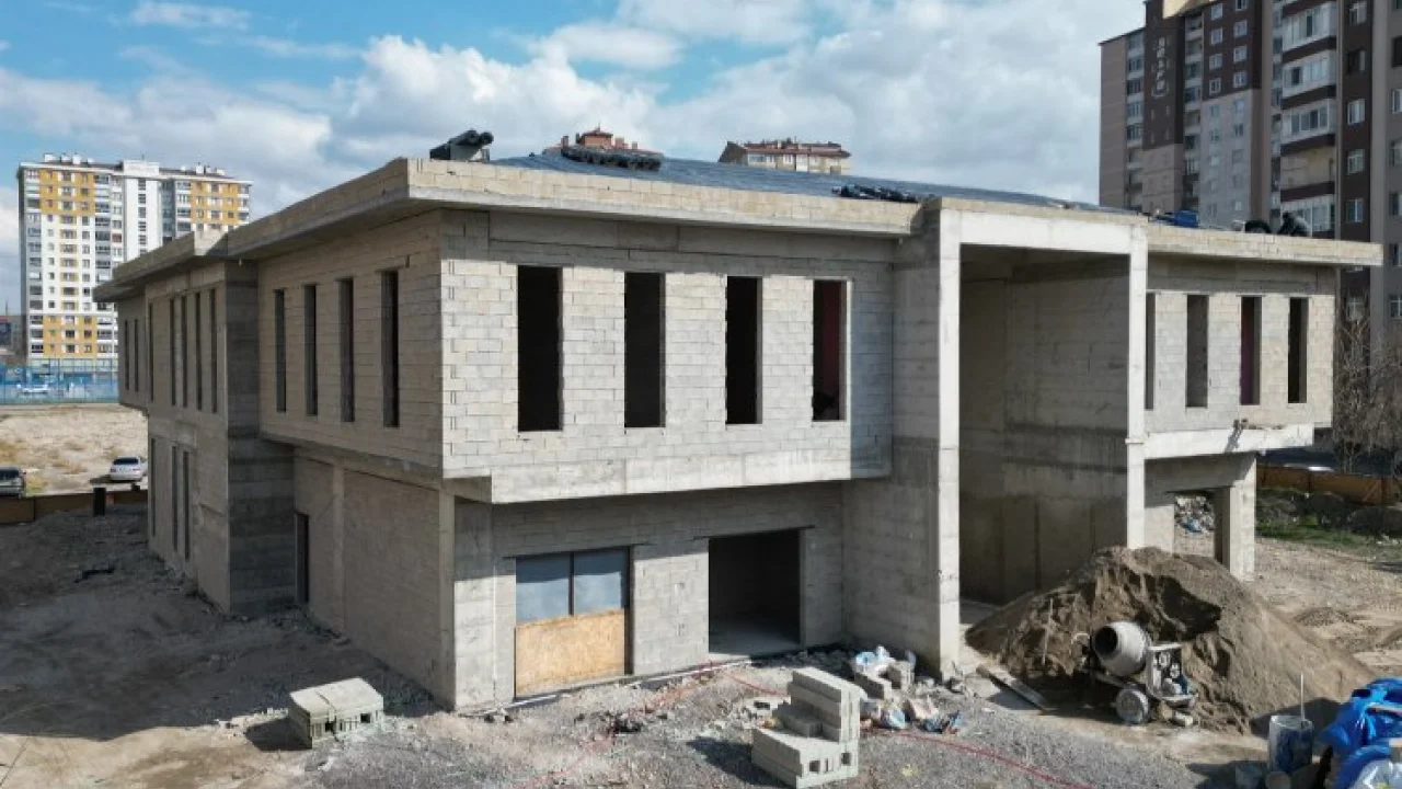 Gülük Sosyal Tesisi'nde hem kütüphane, hem kreş, hem melmek -