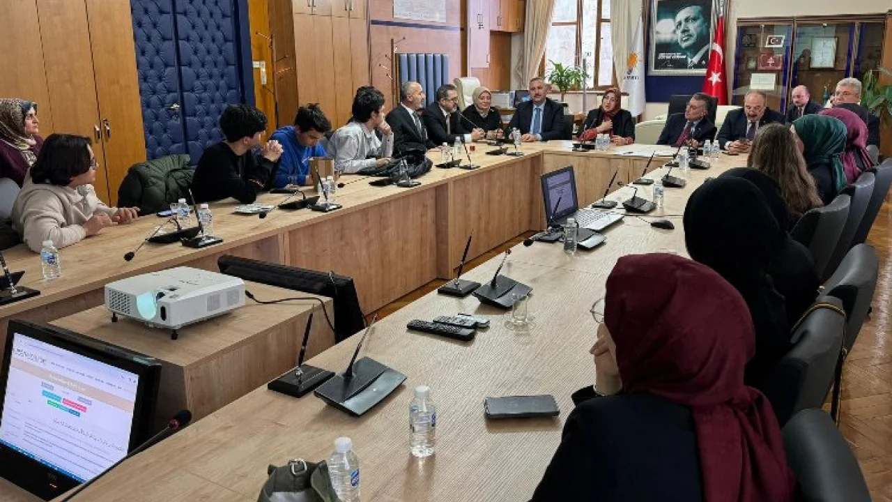İstanbullu lise öğrencilerinden TBMM ziyareti -
