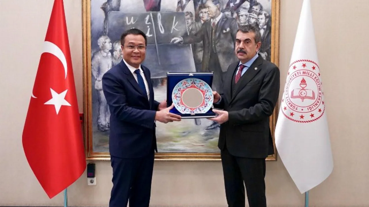 Kamboçya Büyükelçisi'nden MEB'e ziyaret -