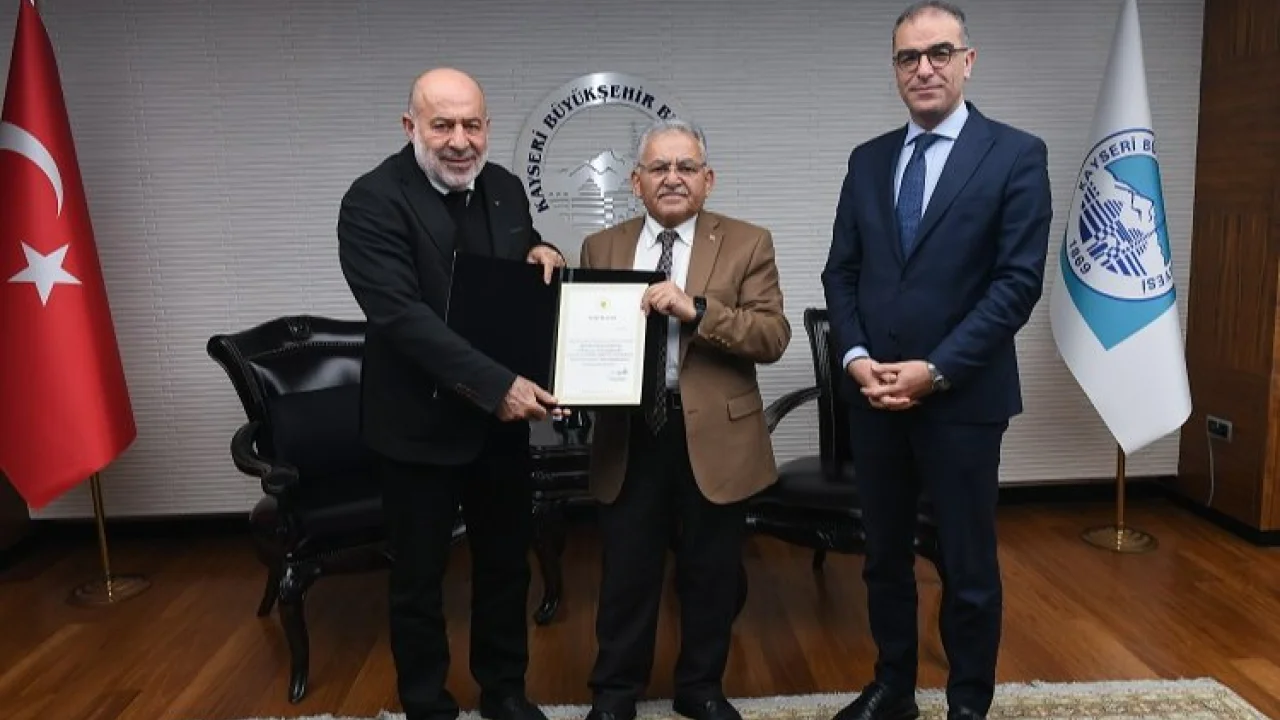 Kayseri Erciyes'te Kar Motosikleti Şampiyonası heyecanı -