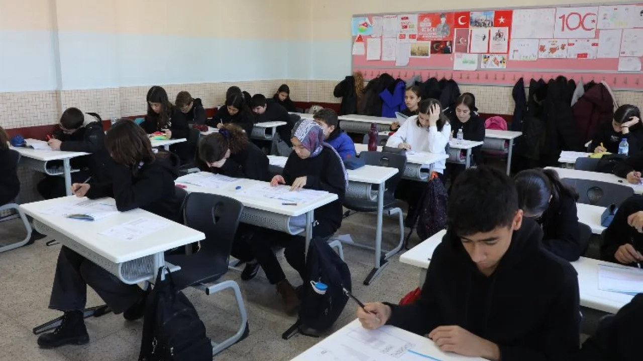 Konya Büyükşehir öğrencileri LGS ve TYT'ye hazırlıyor -