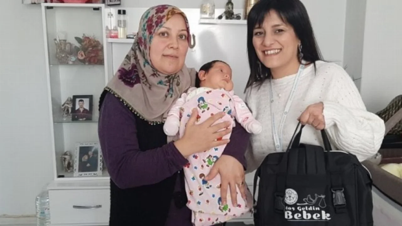 Manisa'da ailelerin sevinci paylaşılıyor -