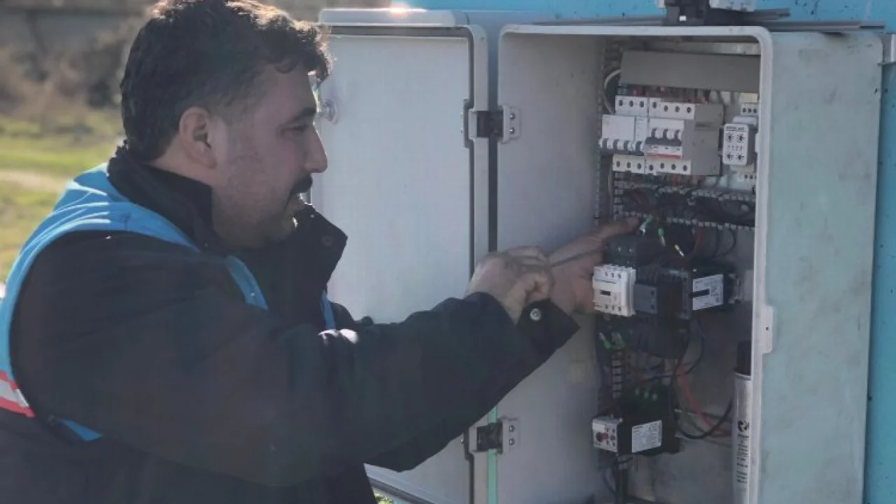 Manisa'da sondaj kuyularının elektrik panoları yenileniyor -