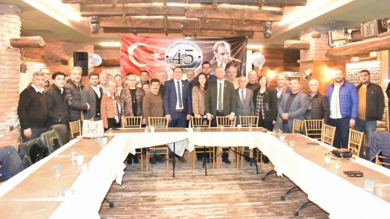 Manisa Dostlar Meclisi'nin konuğu Demokrat Parti Belediye Başkan adayları  -